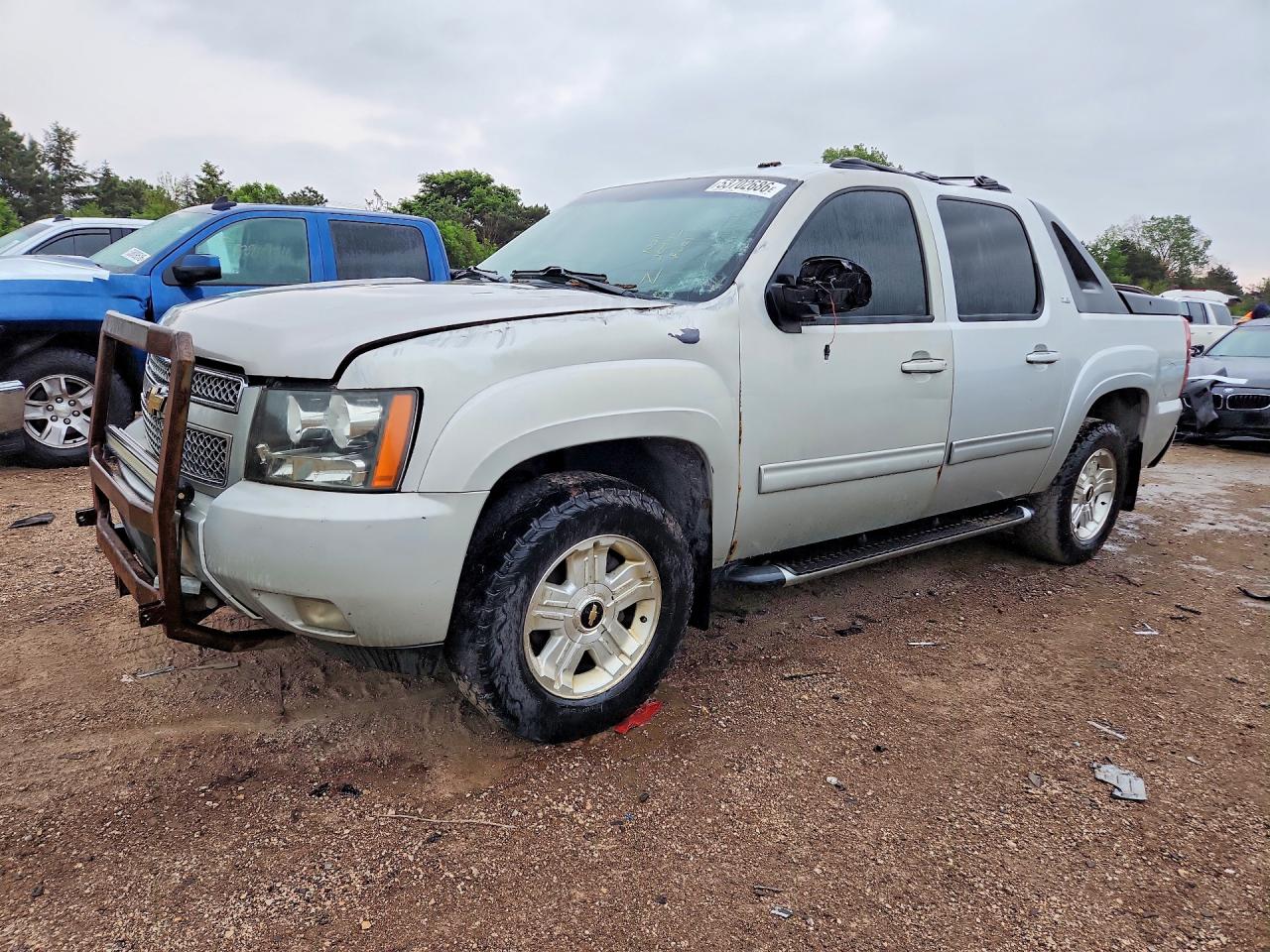 CHEVROLET AVALANCHE 2011