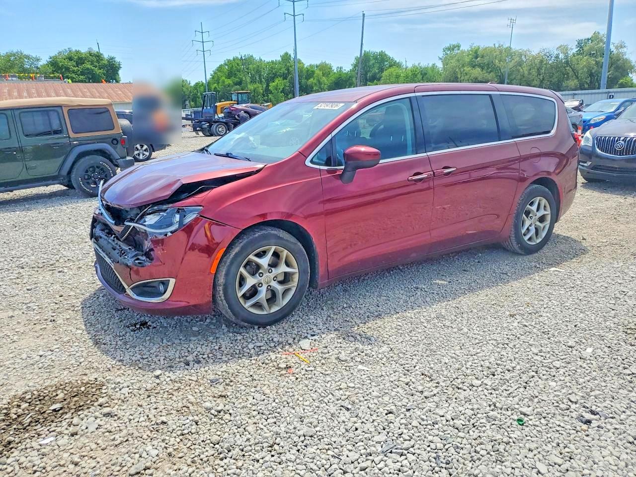 CHRYSLER PACIFICA 2017
