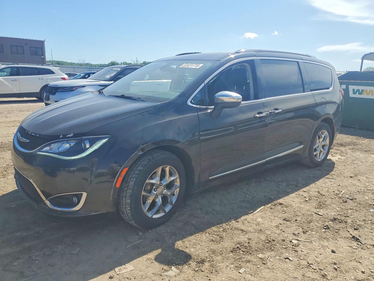 CHRYSLER PACIFICA 2017