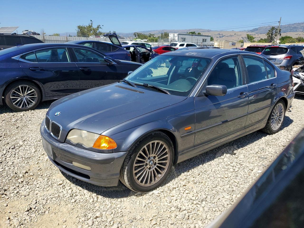 BMW 330 2001