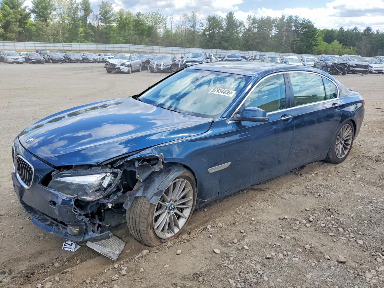 BMW 750 2013