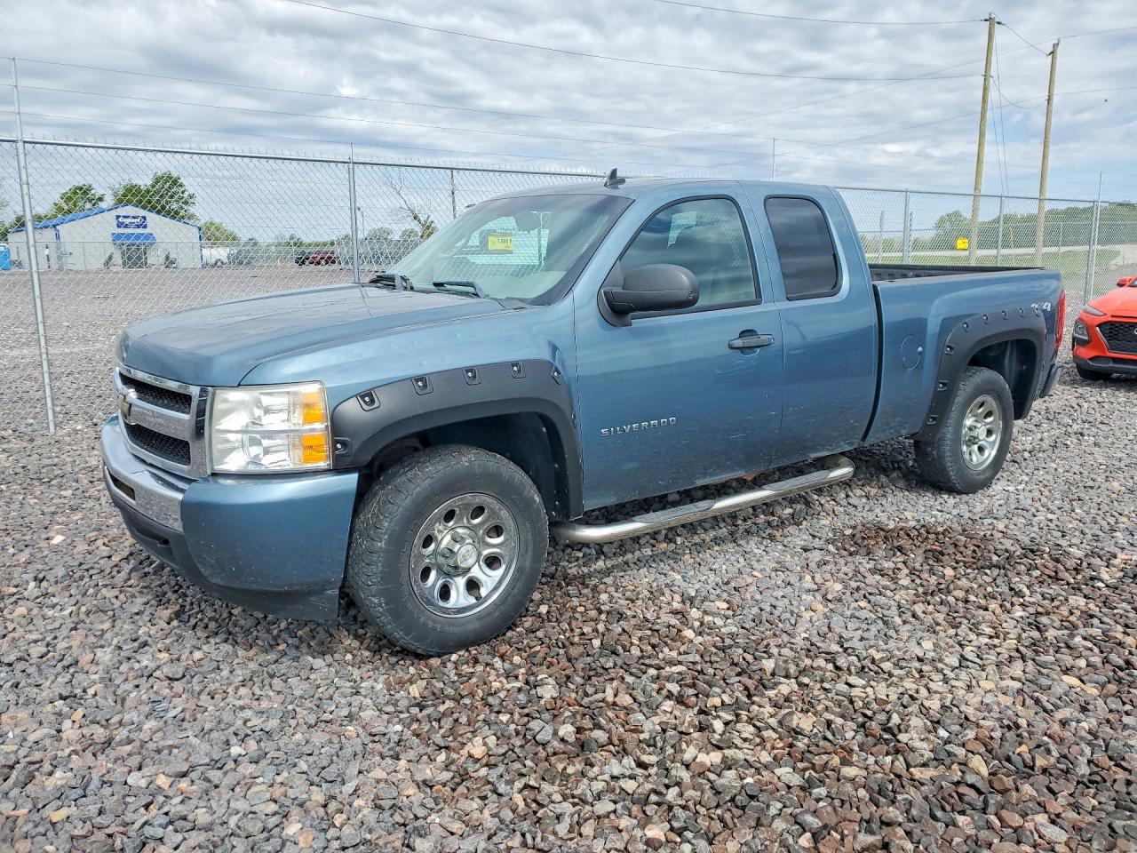 CHEVROLET SILVERADO 2011