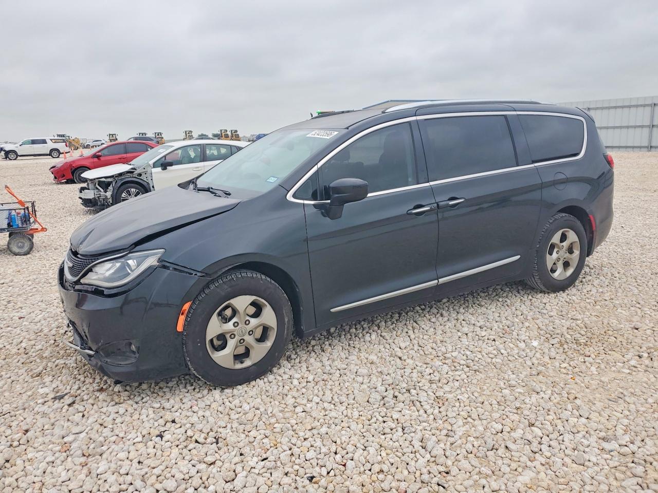 CHRYSLER PACIFICA 2017