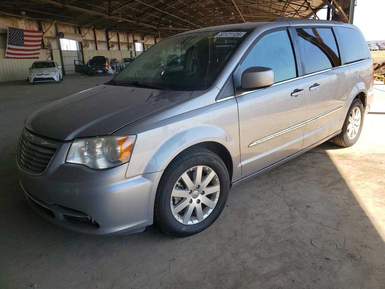 CHRYSLER TOWN & COUNTRY 2016