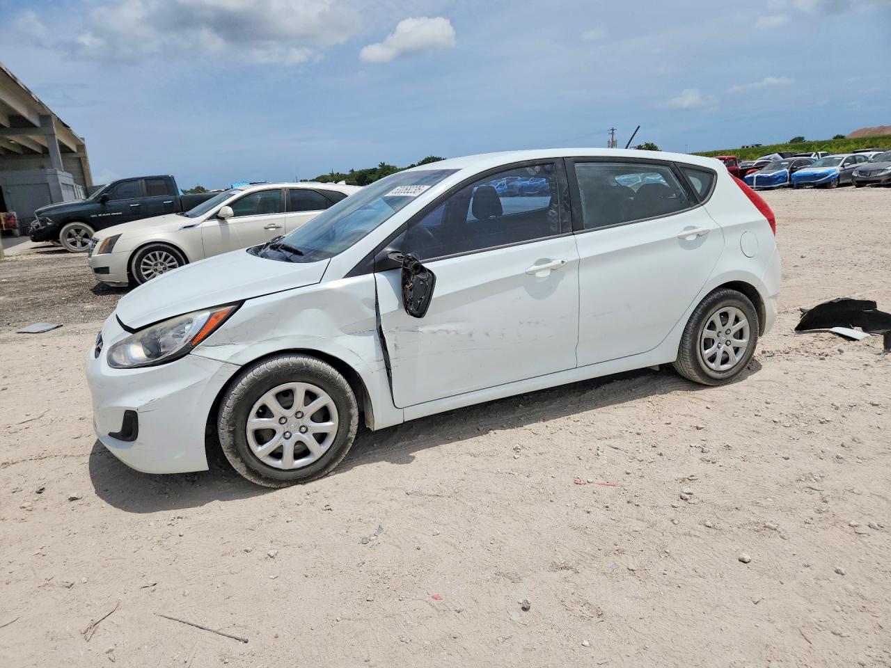 HYUNDAI ACCENT 2013