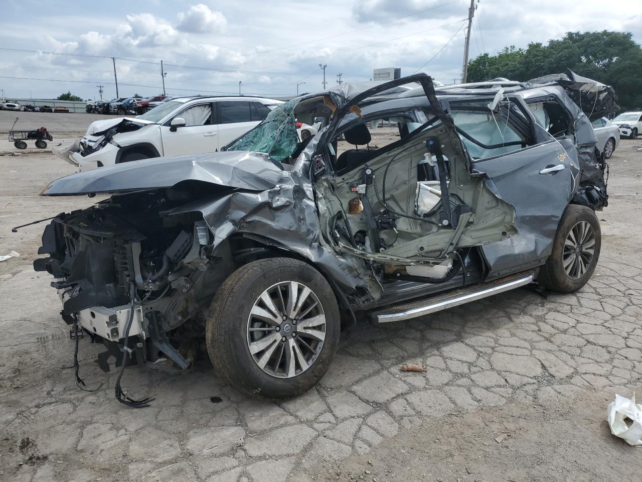 NISSAN PATHFINDER 2019