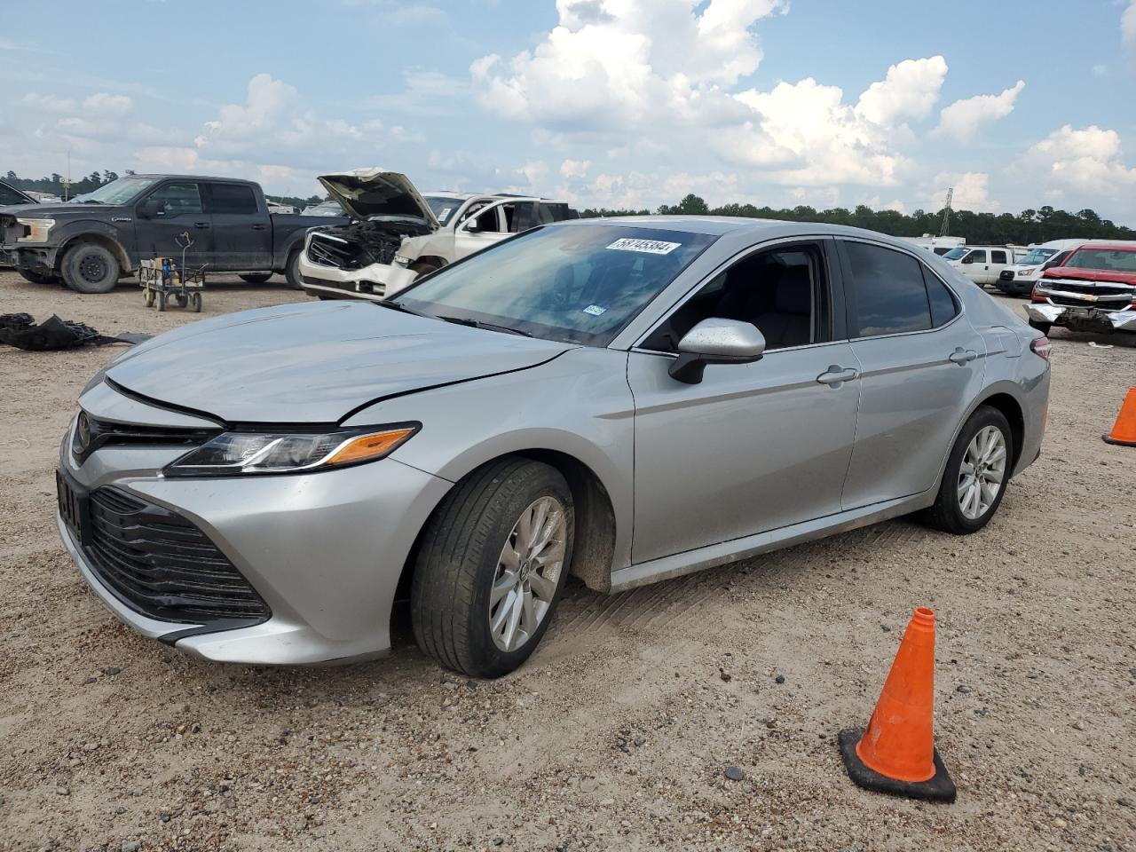 TOYOTA CAMRY 2018