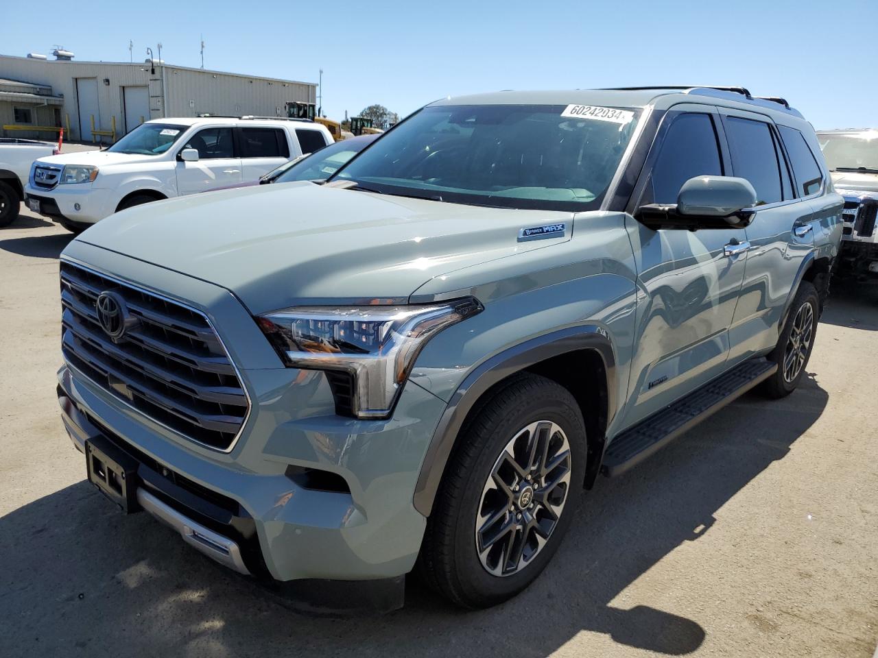 TOYOTA SEQUOIA SR 2024