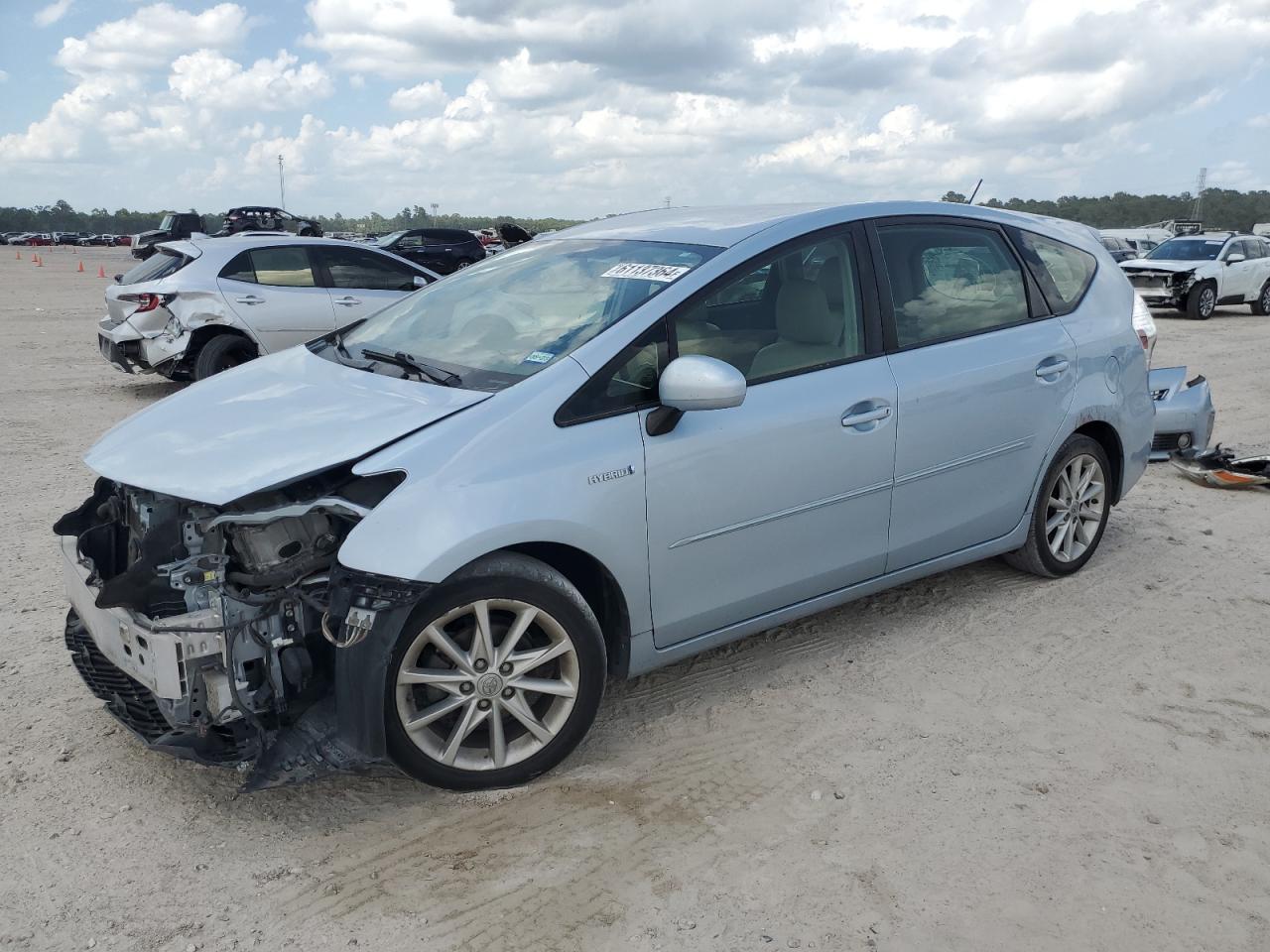 TOYOTA PRIUS V 2013