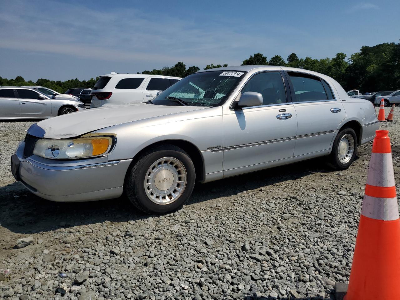 LINCOLN TOWN CAR E 2002
