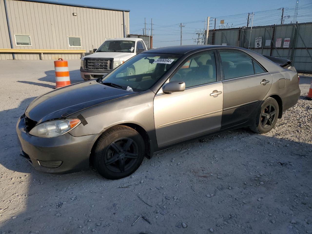 TOYOTA CAMRY LE 2005
