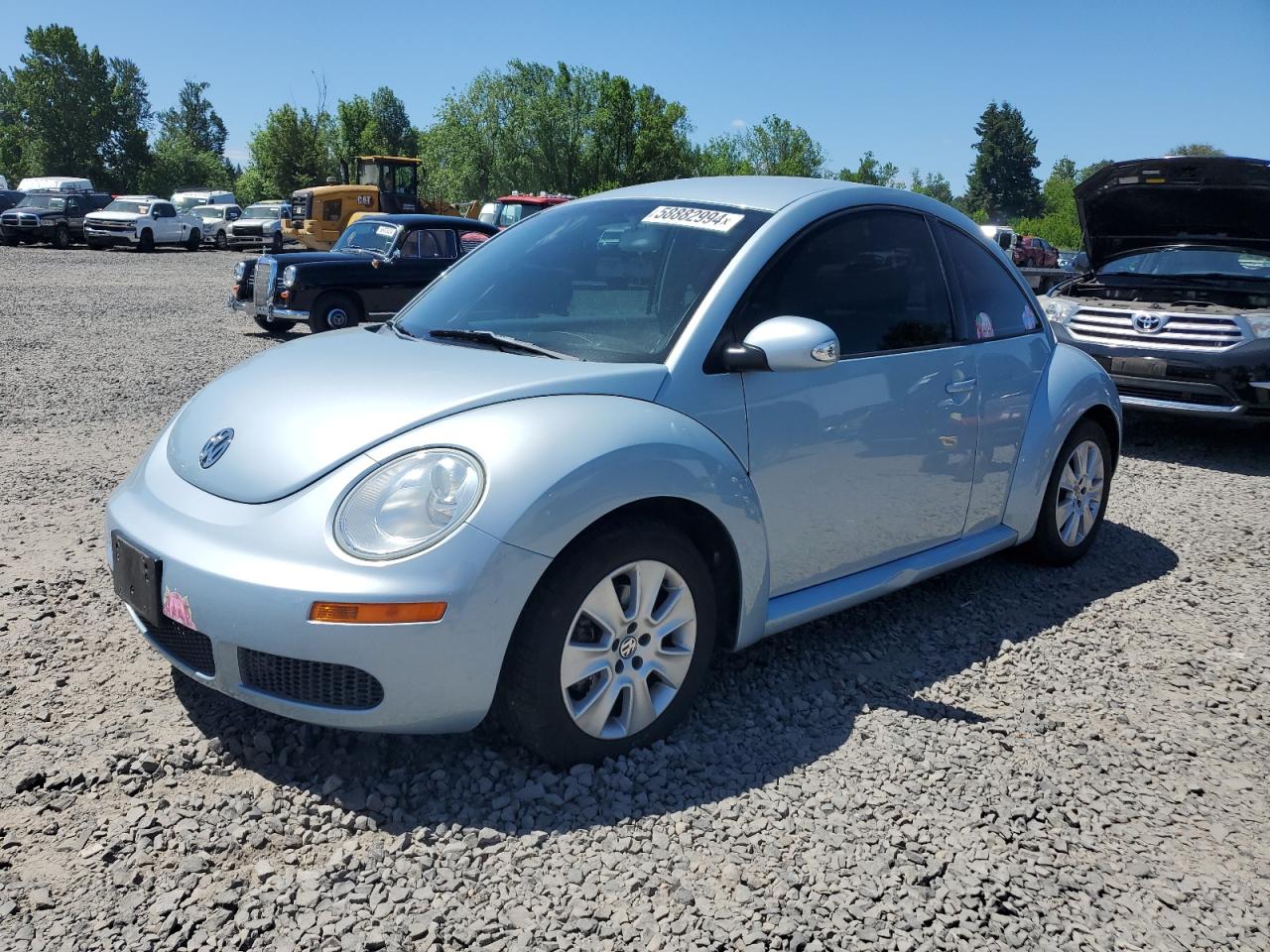 VOLKSWAGEN NEW BEETLE 2010