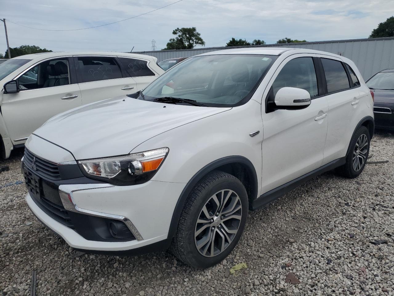 MITSUBISHI OUTLANDER 2017