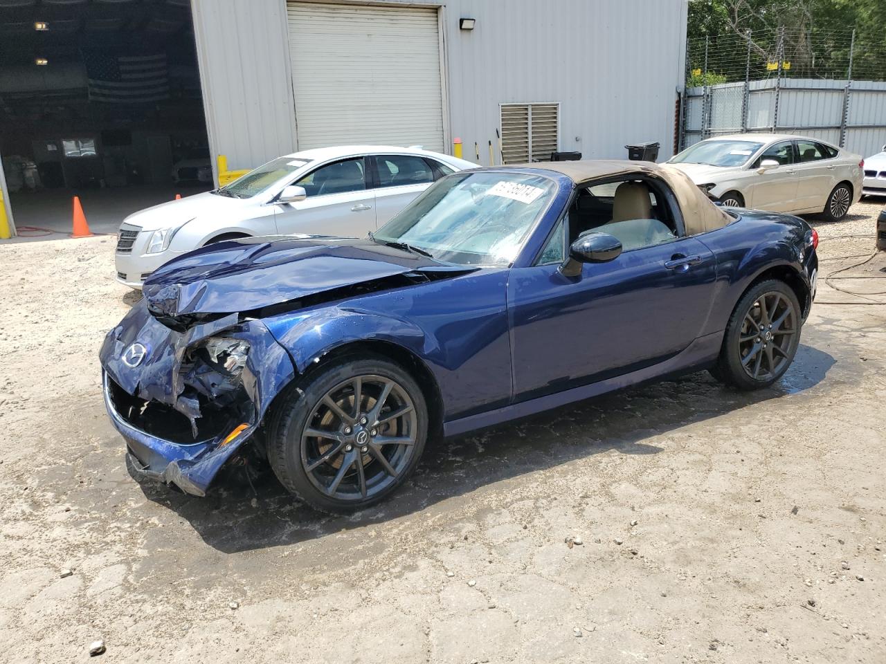 MAZDA MX-5 MIATA 2010