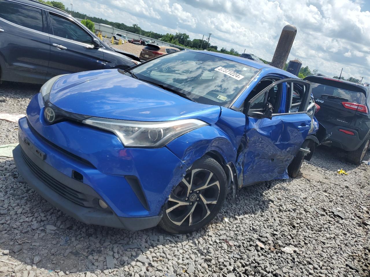 TOYOTA C-HR XLE 2018