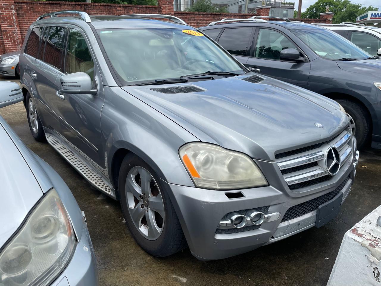 MERCEDES-BENZ GL-CLASS 2011