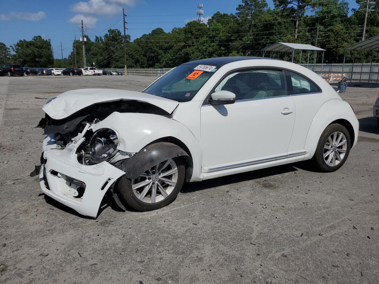 VOLKSWAGEN BEETLE SE 2018