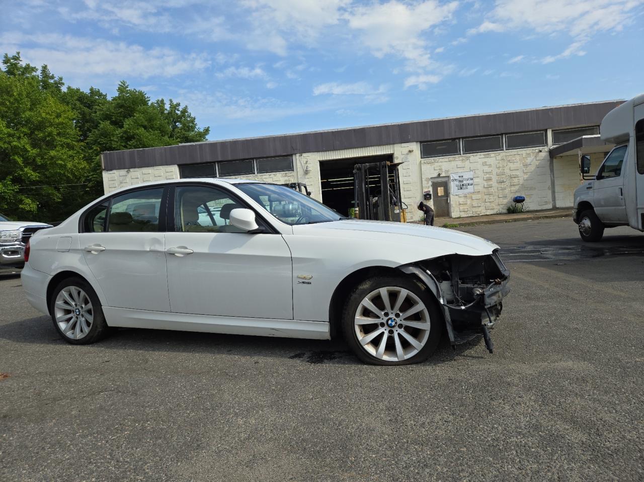 BMW 3 SERIES 2010