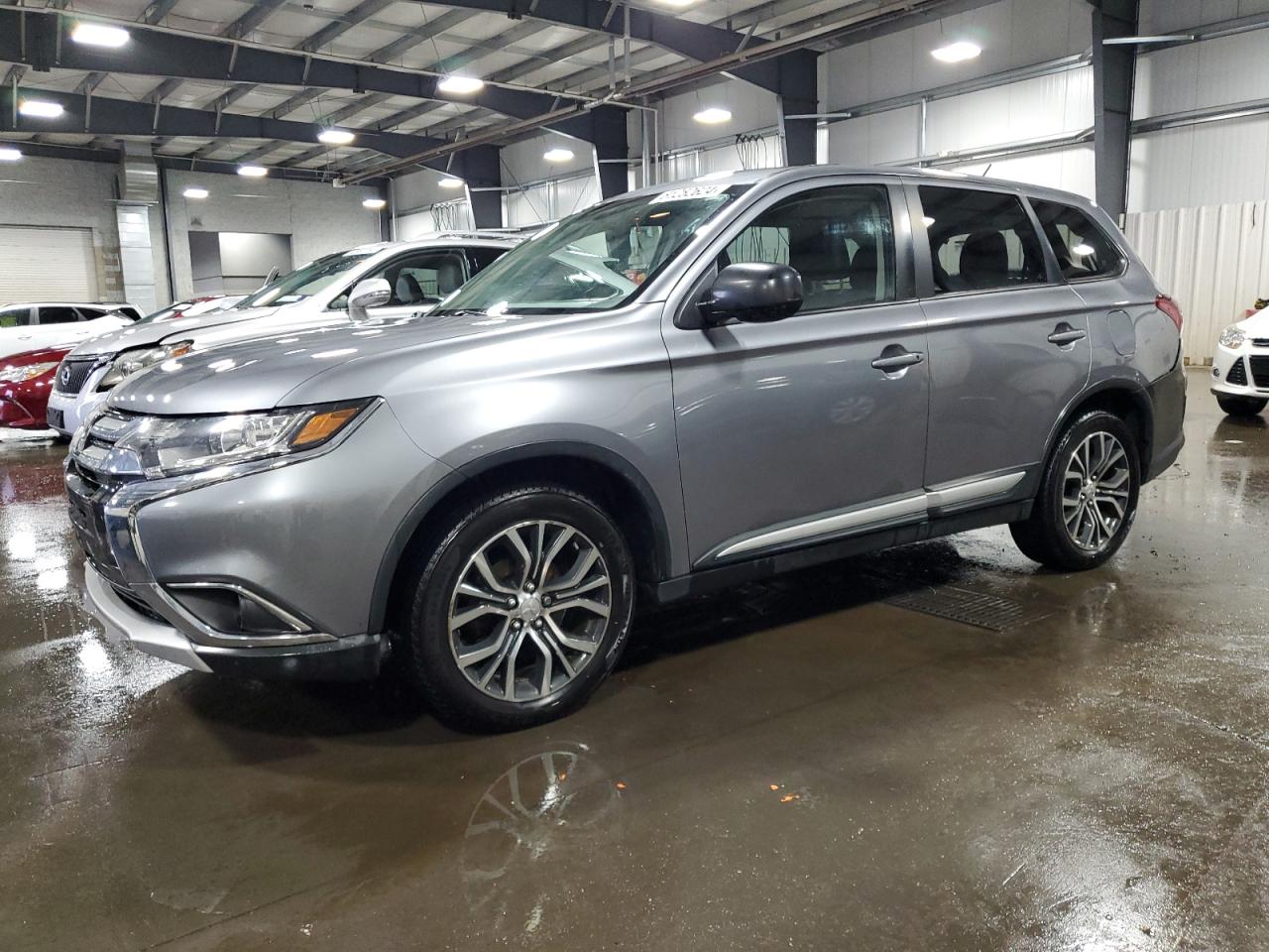 MITSUBISHI OUTLANDER 2016