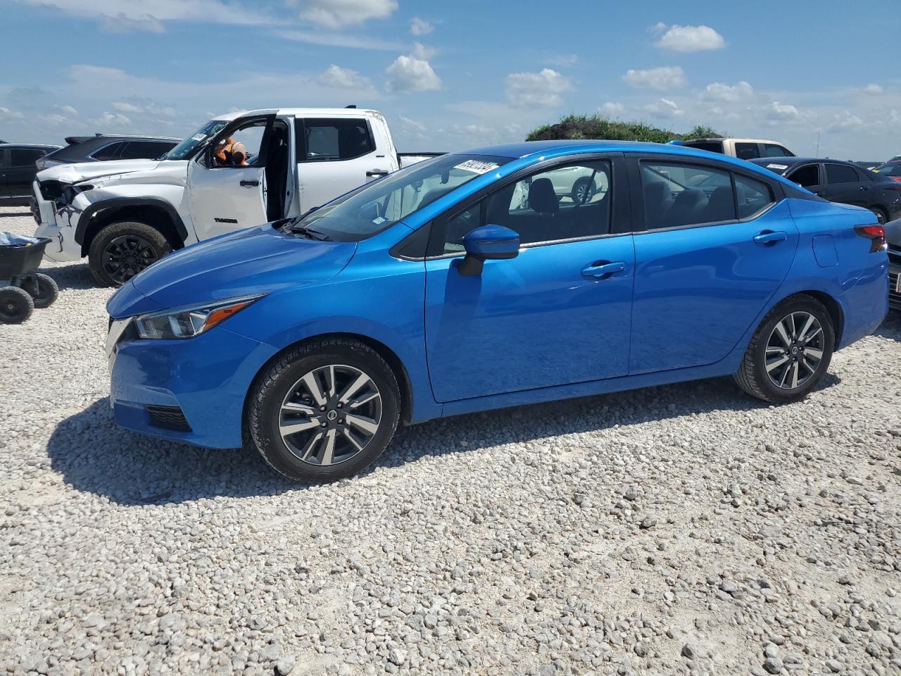 NISSAN VERSA SV 2021