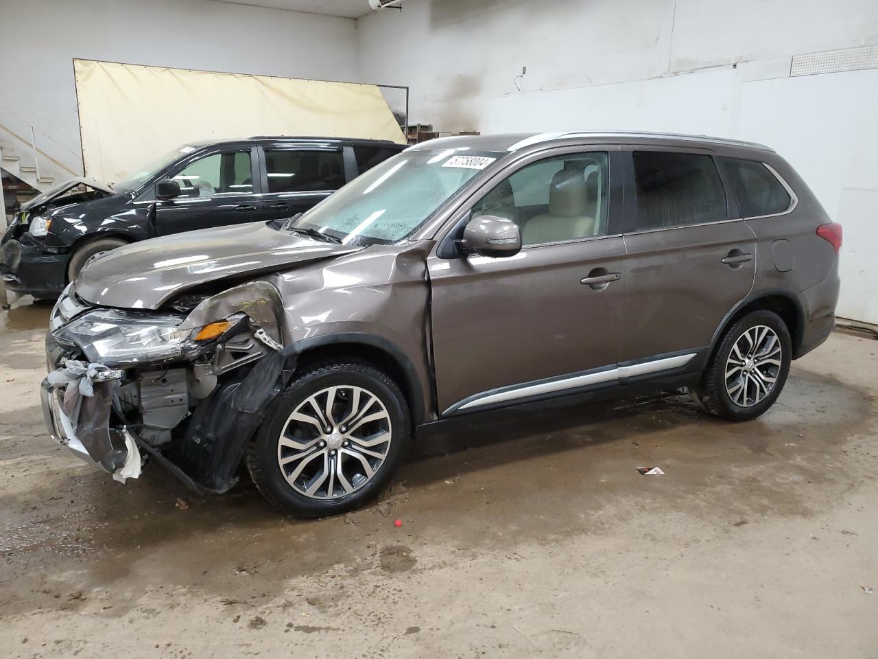 MITSUBISHI OUTLANDER 2017