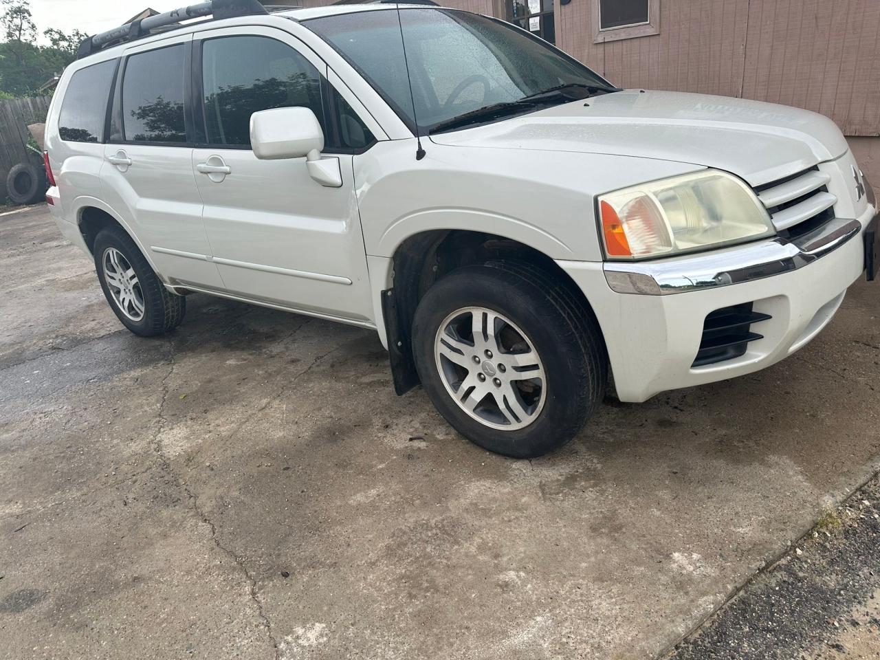 MITSUBISHI ENDEAVOR 2004