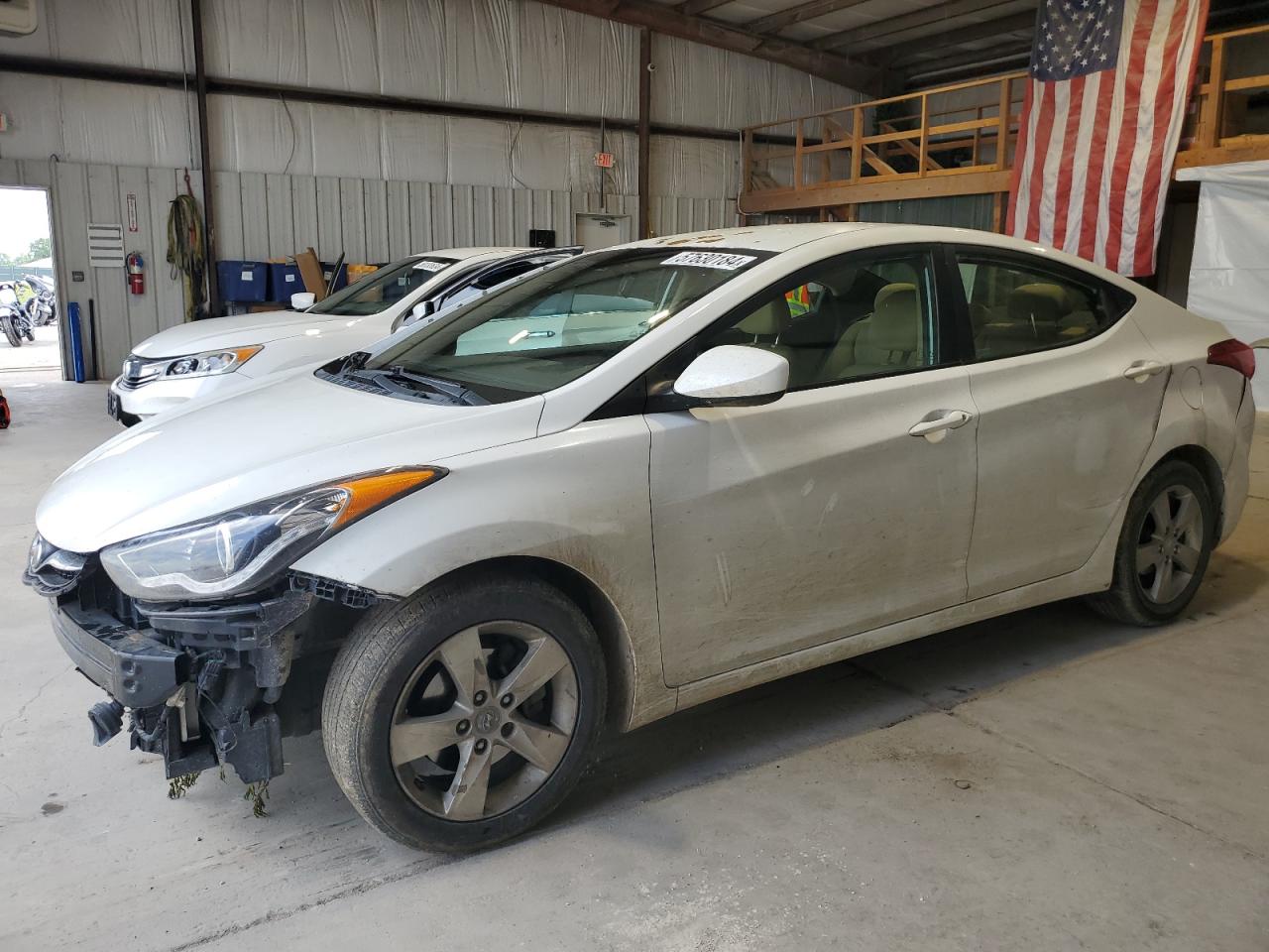 HYUNDAI ELANTRA GL 2012