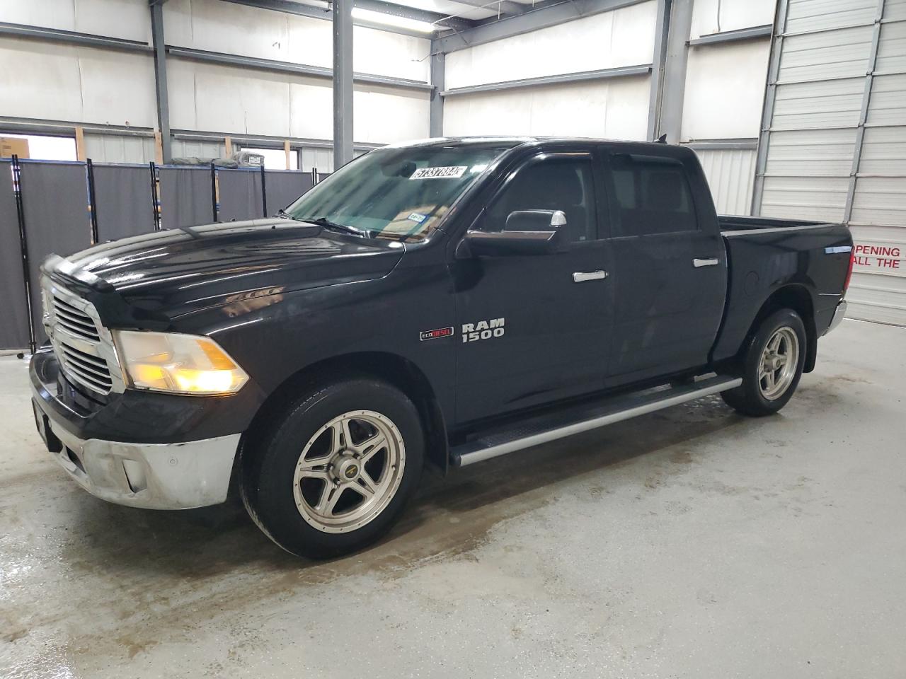 RAM 1500 SLT 2015