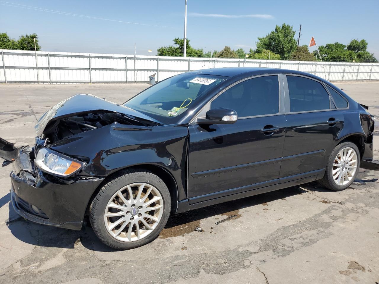 VOLVO S40 T5 2011