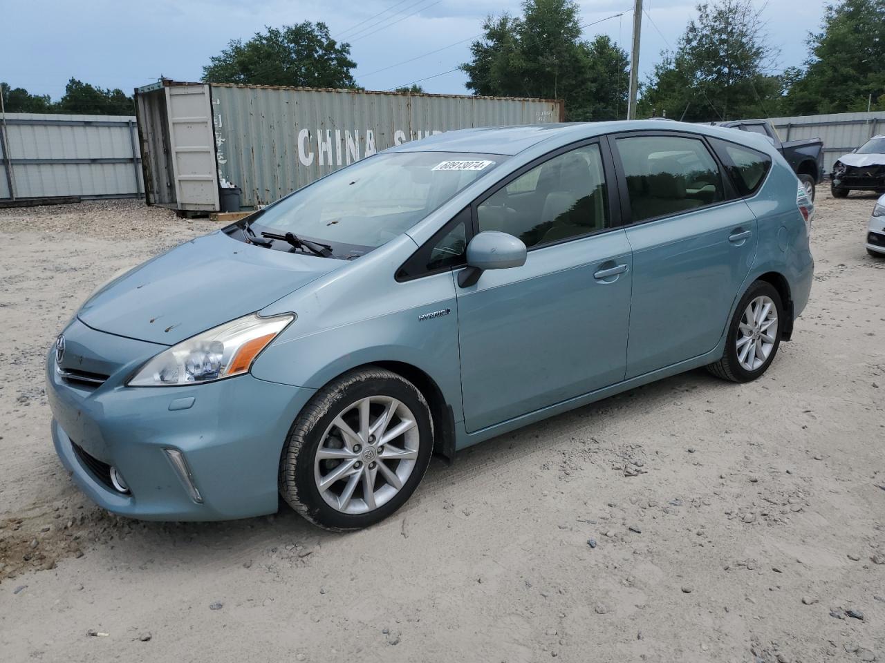 TOYOTA PRIUS V 2013