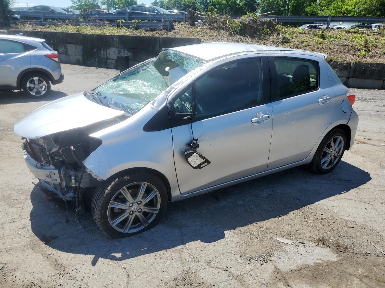 TOYOTA Yaris 2014