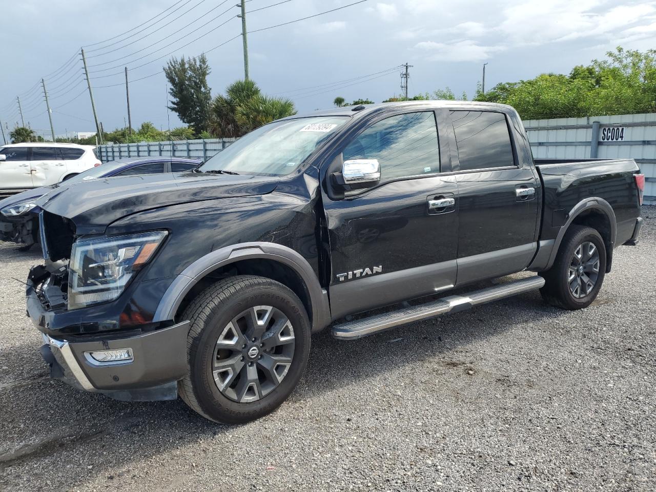 NISSAN TITAN 2021