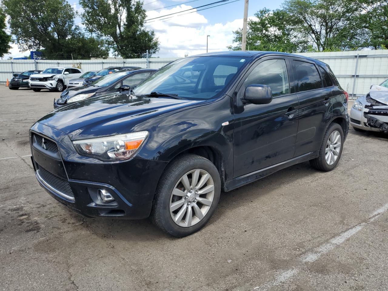 MITSUBISHI OUTLANDER 2011