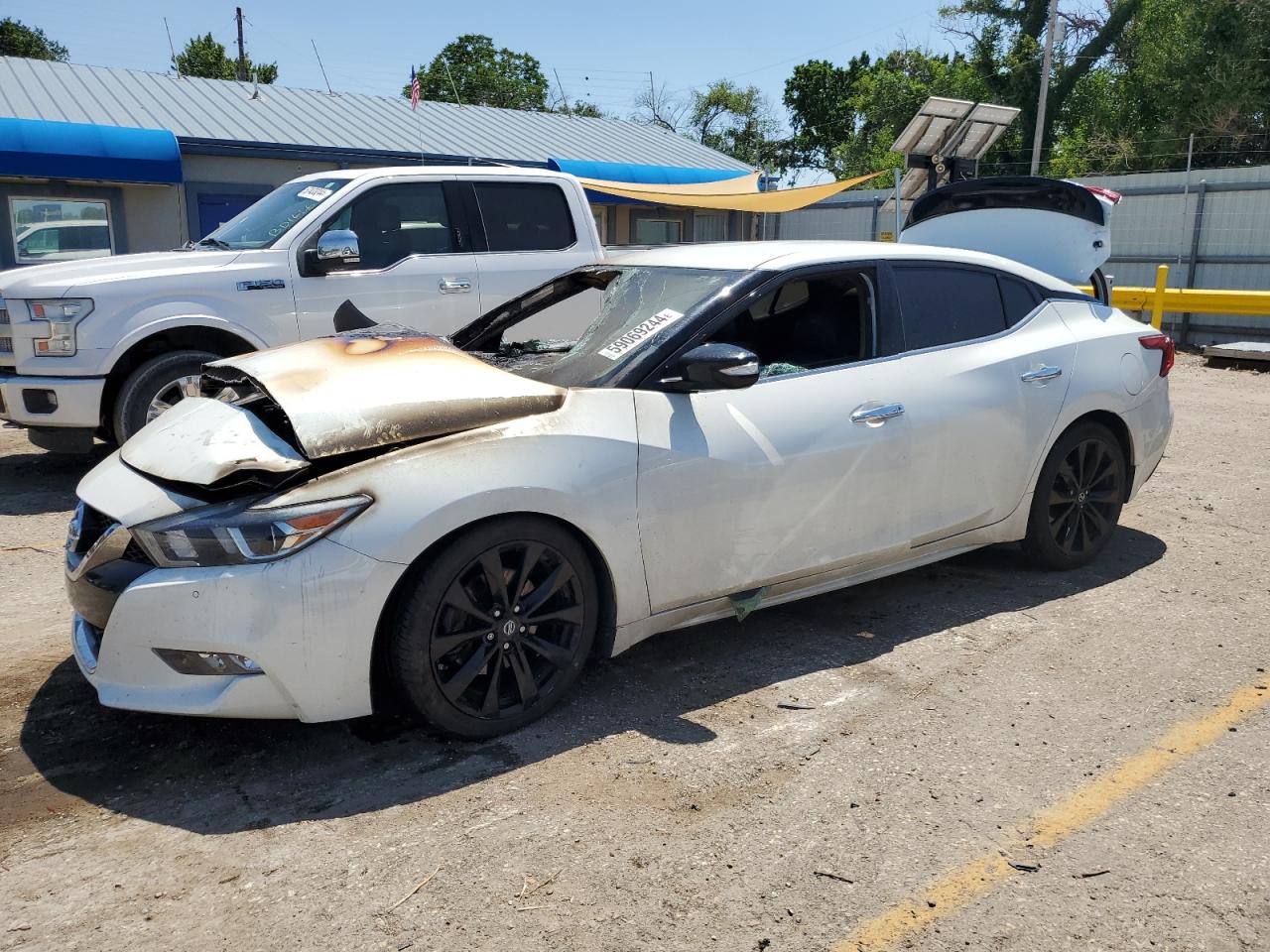 NISSAN MAXIMA 2017