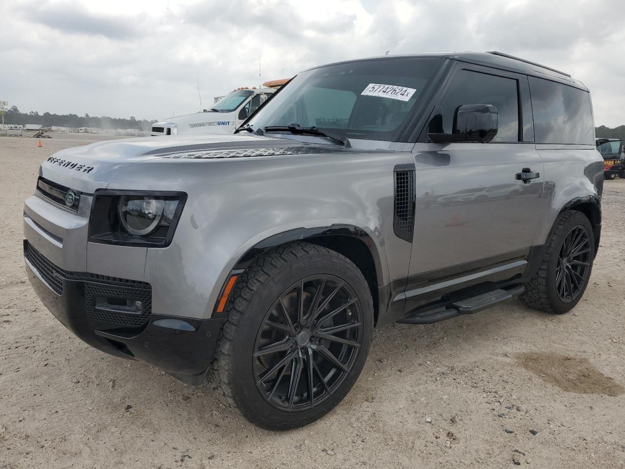 LAND ROVER DEFENDER 9 2023