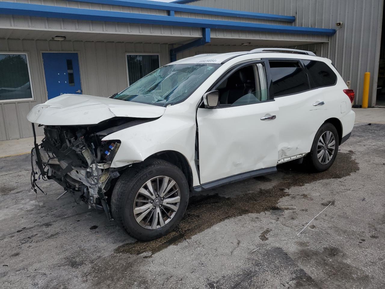 NISSAN PATHFINDER 2018