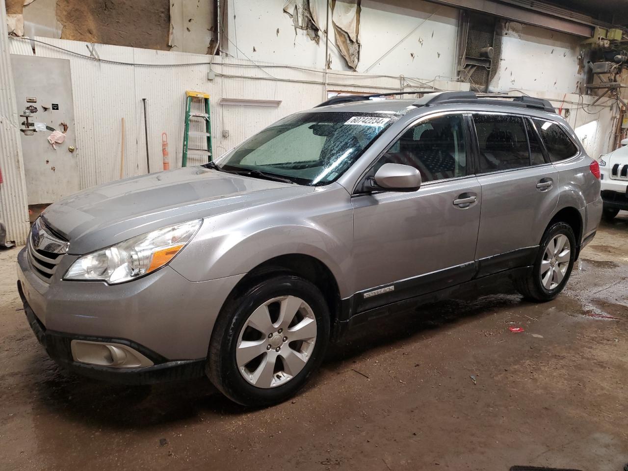 SUBARU OUTBACK 2011