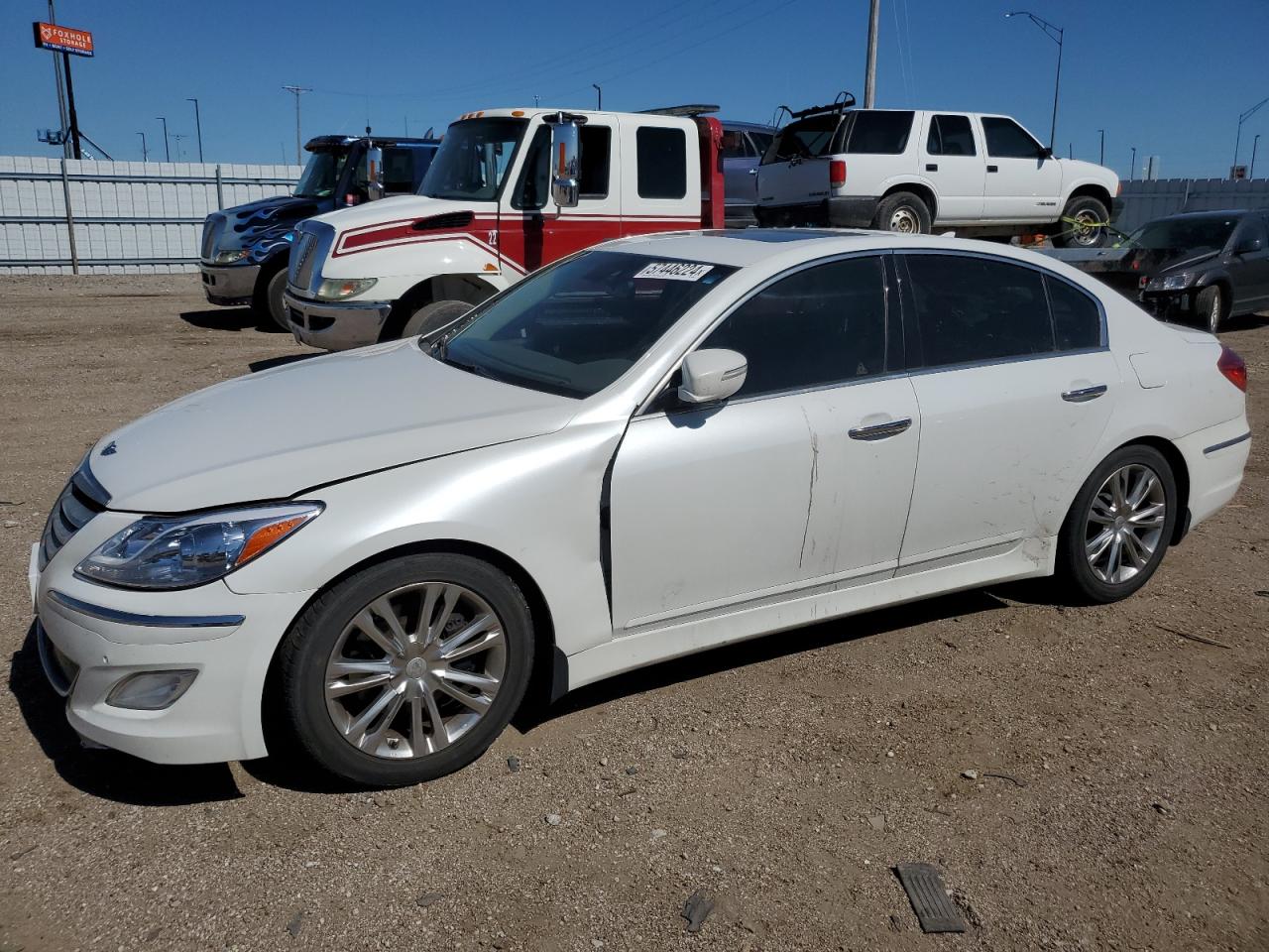 HYUNDAI GENESIS 3. 2013