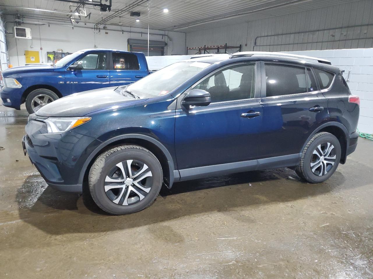 TOYOTA RAV4 LE 2018