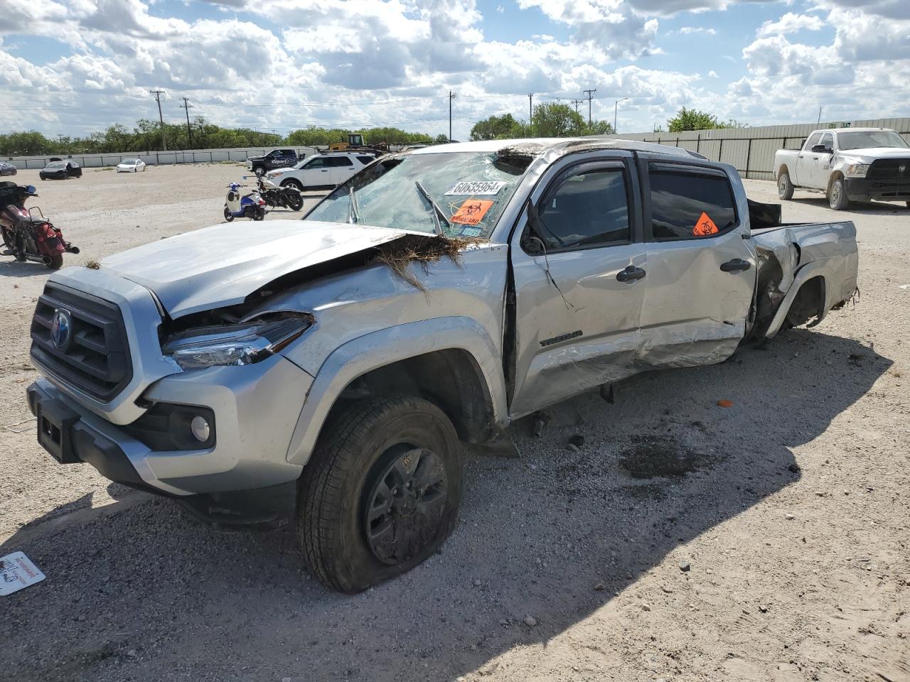 TOYOTA TACOMA DOU 2023