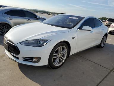 Tesla Model S 2015