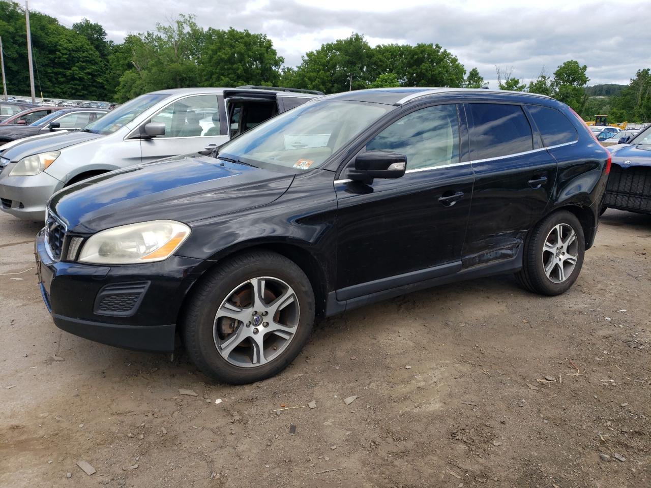 VOLVO XC60 T6 2012
