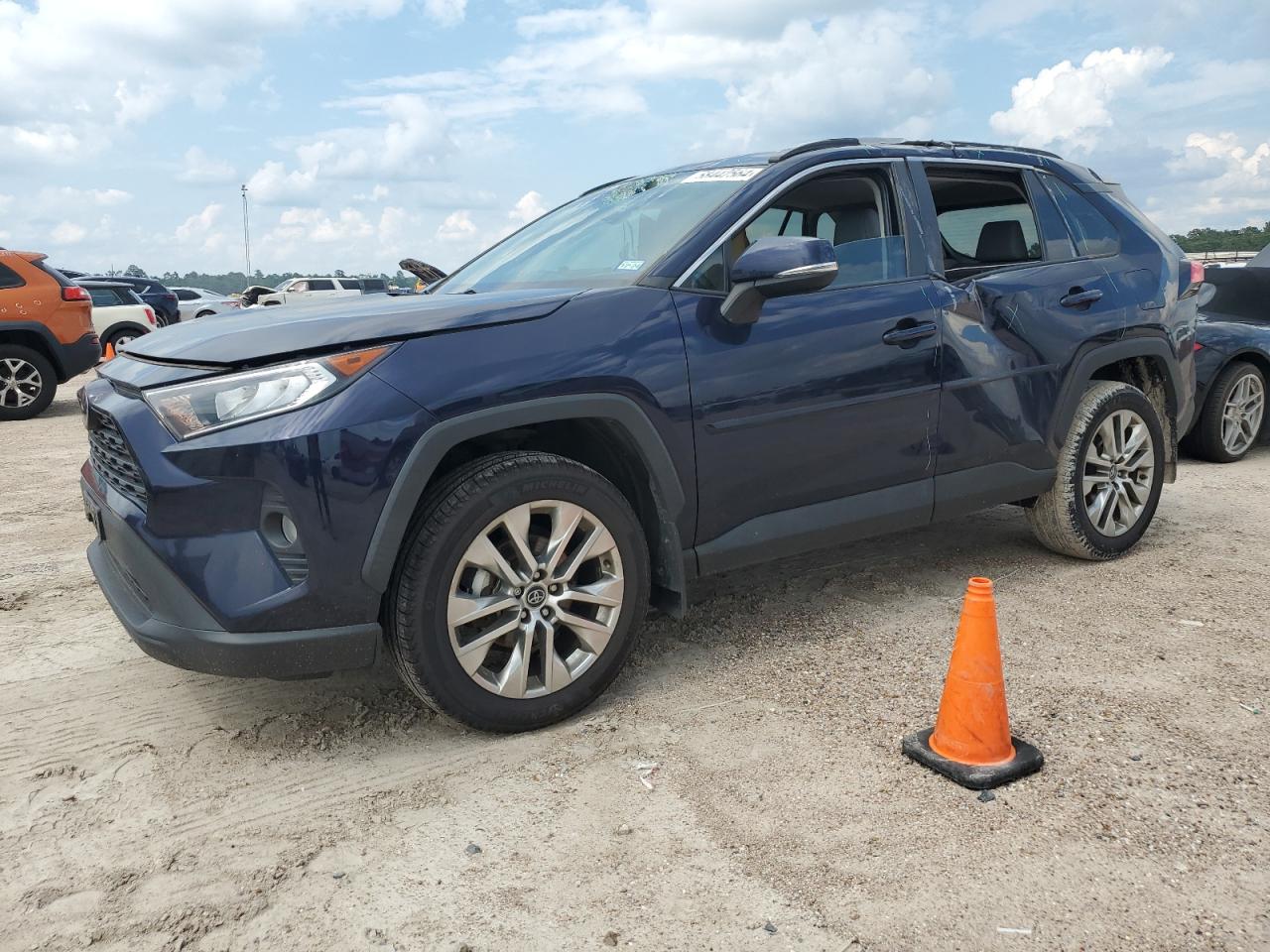 TOYOTA RAV4 XLE P 2021