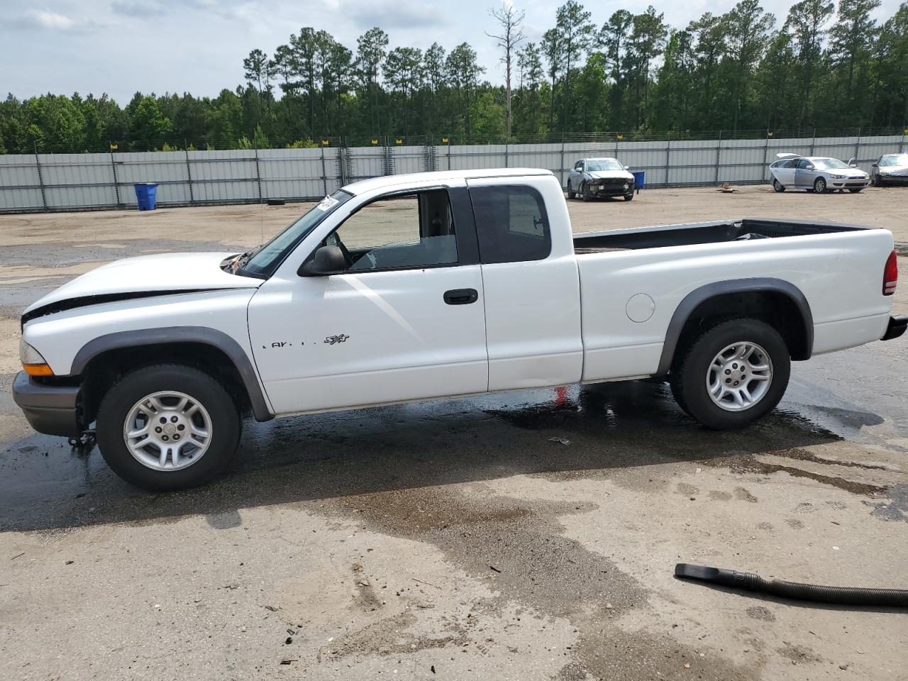 DODGE DAKOTA BAS 2002