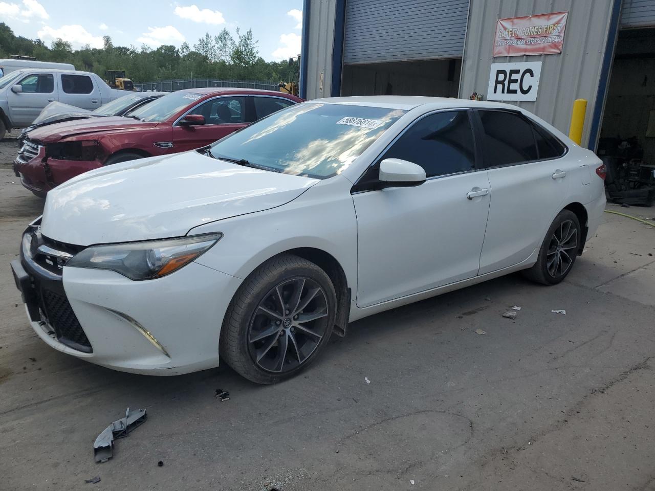 TOYOTA CAMRY LE 2015