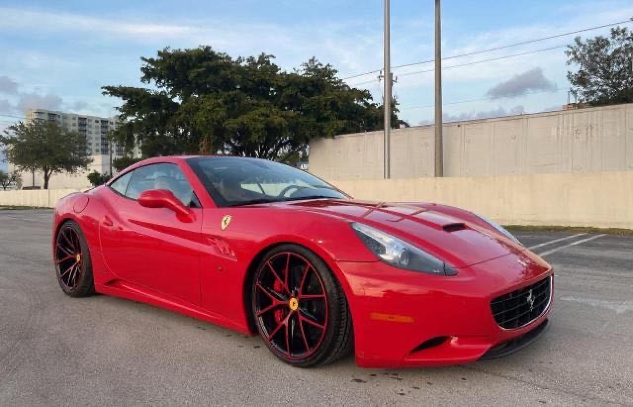 FERRARI CALIFORNIA 2012