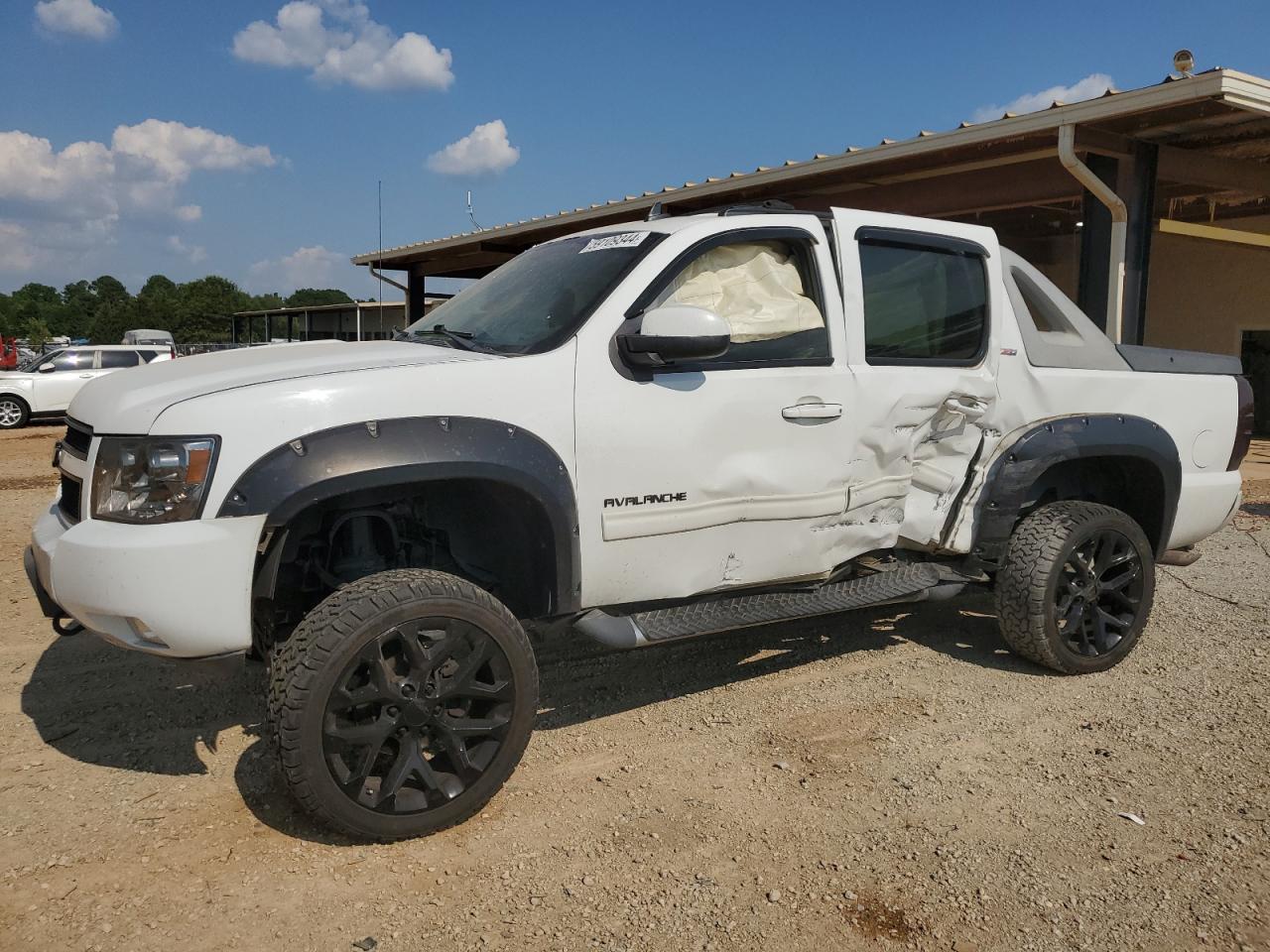 CHEVROLET AVALANCHE 2011