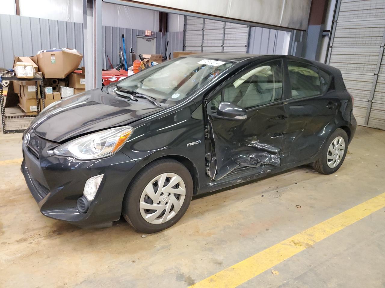 TOYOTA Prius C 2015