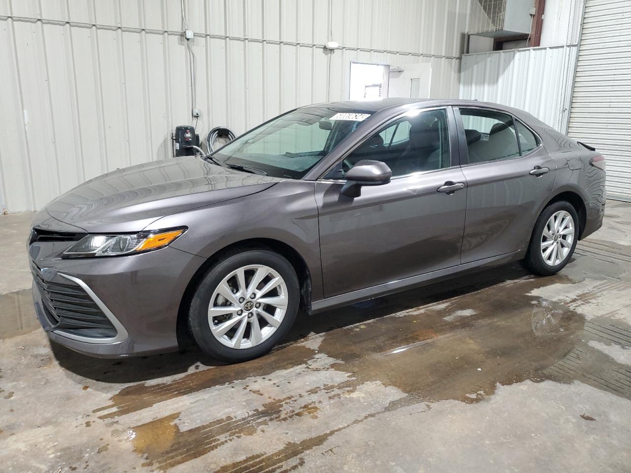 TOYOTA CAMRY LE 2023
