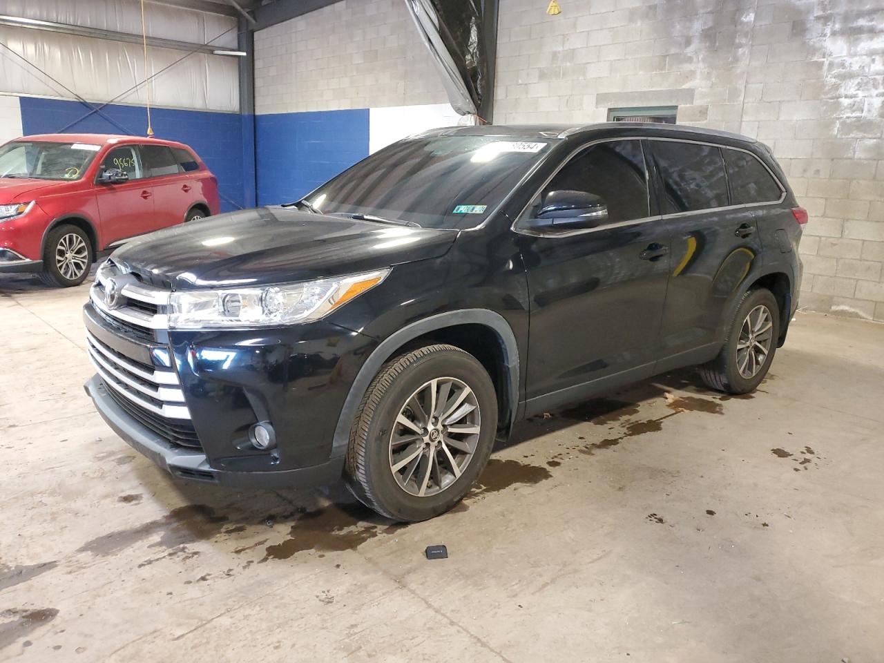 TOYOTA Highlander 2019